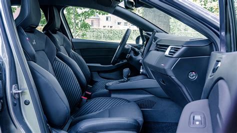 Interni Renault Clio Sporter con sedile passeggero abbassato