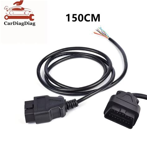 Interfaccia diagnostica OP-COM collegata a un connettore OBD2