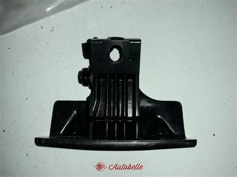 Dettaglio cinghia di sgancio schienale Škoda Octavia