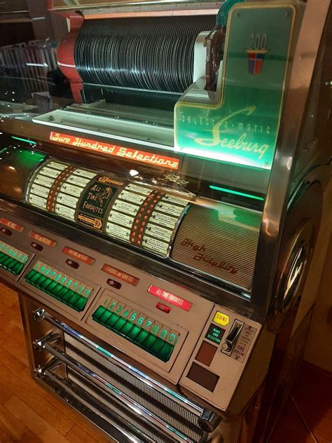 Interno di un Juke-Box Seeburg V200