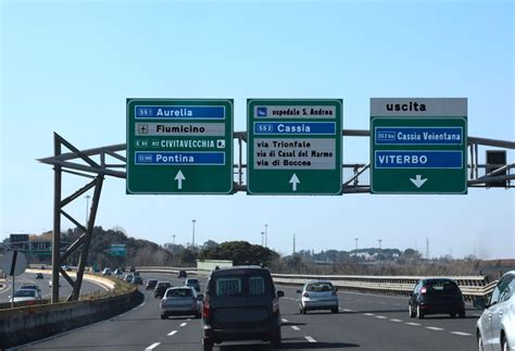 Segnali di uscita autostradale