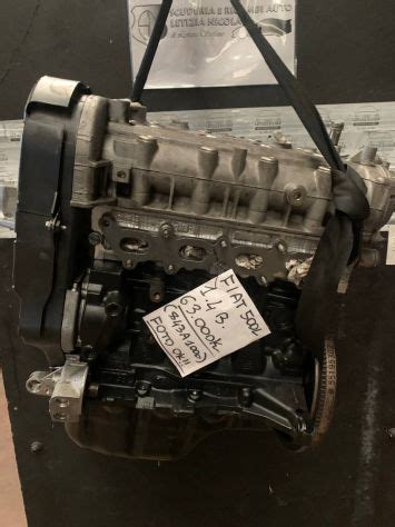 Dettaglio motore Fiat 500L