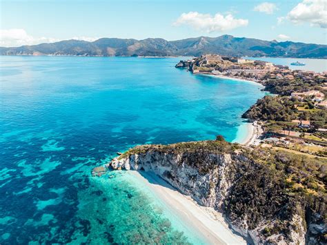 Isola d'Elba con le sue acque turchesi