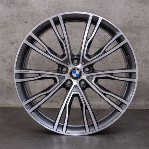 Dettaglio cerchio BMW 17 pollici Ferric Grey