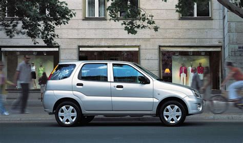 Interni Subaru Justy, semplicità e funzionalità