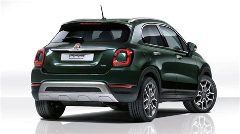 Fiat 500X su strada sterrata con evidenziata la trazione 4x4