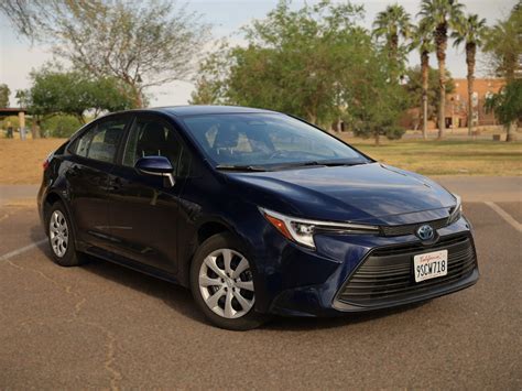 Toyota Corolla Hybrid esterni