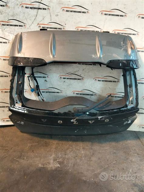 Volvo V40 portellone posteriore aperto