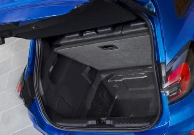 Bagagliaio Ford Ka+ aperto