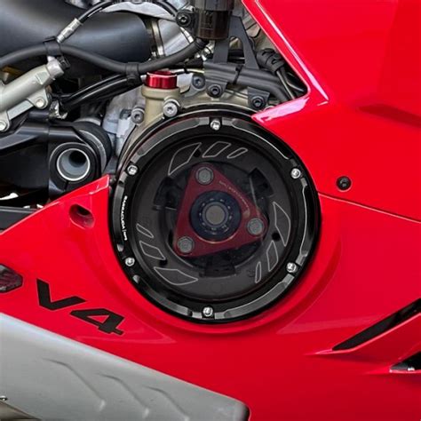 Copri frizione in Lexan trasparente montato su Aprilia Dorsoduro