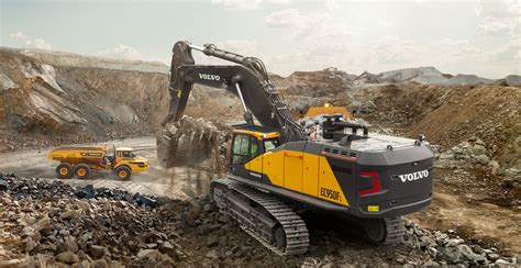 Volvo EC950F in azione in una cava
