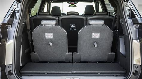 Interni Peugeot 5008 con terza fila