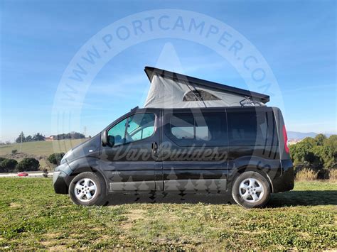 Renault Trafic con tetto sollevabile Reimo installato