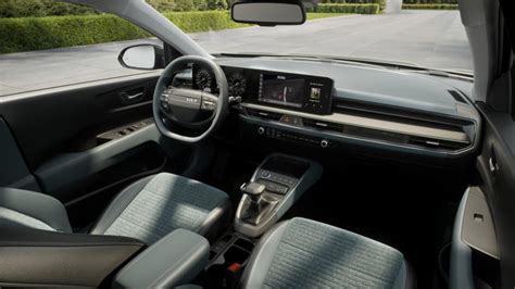 Interni della Kia Stonic con doppio display