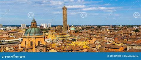 vista aerea della città di Bologna