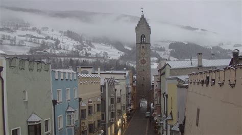 Interfaccia di una webcam di Vipiteno che mostra dati meteo