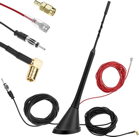 Antenna DAB+ sul tetto di un'auto