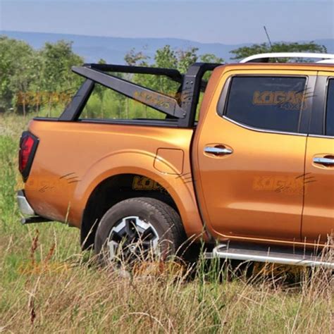 Nissan Navara NP300 in azione con cassone equipaggiato