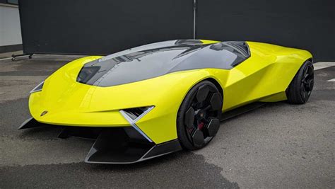 Dettaglio cerchione Lamborghini Manifesto