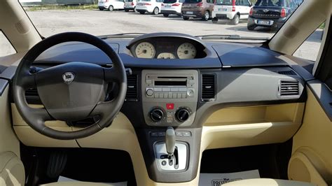 Interni Lancia Musa con sedili in pelle