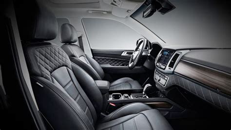 Interni del SsangYong Rexton Pickup con focus sui sedili posteriori