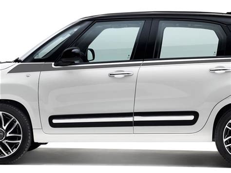 Fiat 500L con modanature laterali