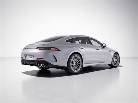 Linea laterale Mercedes-AMG GT Coupé4