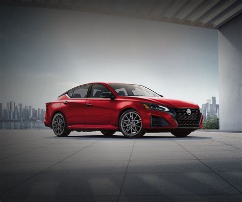 Nissan Altima evoluzione delle generazioni