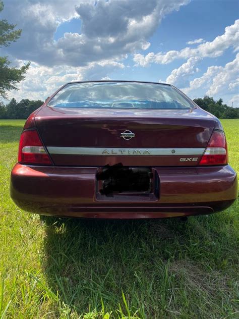 Nissan Altima prima serie GXE