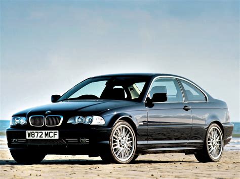 BMW Serie 3 Coupé E46 in strada