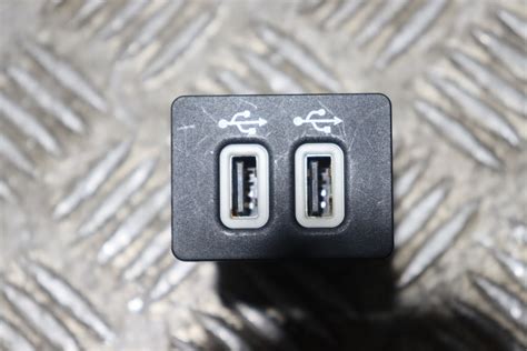 Interno Ford EcoSport con porta USB evidenziata