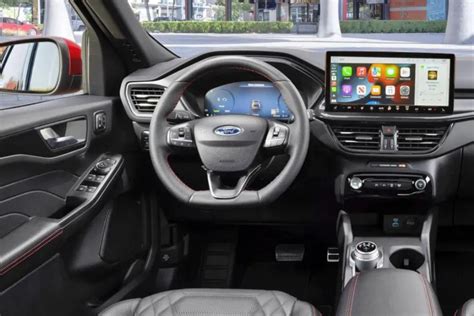 Interni Ford Kuga con schermo multimediale