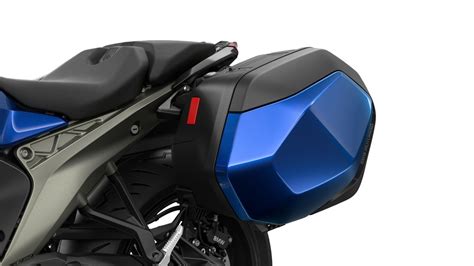 BMW R 1300 RS con sistema di borse laterali e top case