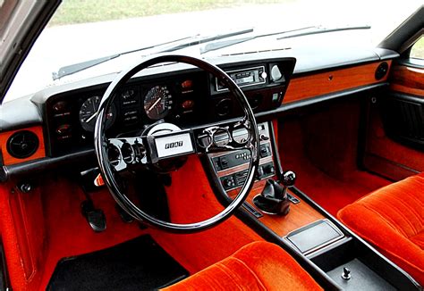 Fiat 130 Coupé interni
