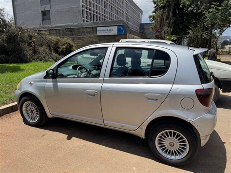 Toyota Yaris 2001 interni pannello porte