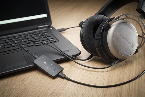Beyerdynamic Impacto Essential collegato a un PC portatile
