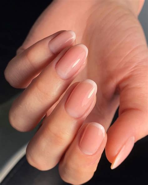 Manicure ibrida duratura e professionale