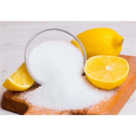 Flacone di acido citrico e un ugello del lavavetri