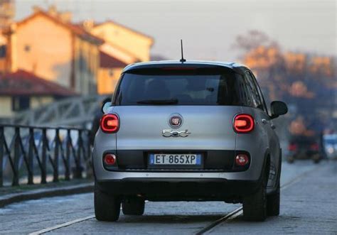Fiat 500L salvaportiera posteriore