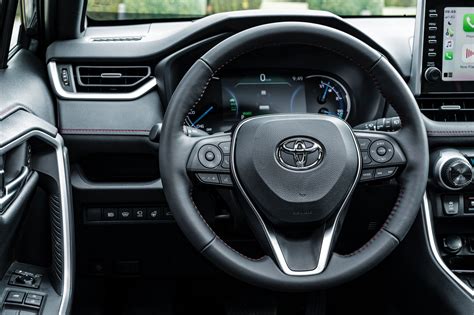 Toyota RAV4 comandi volante