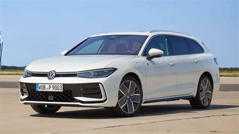 Volkswagen Passat Variant in movimento