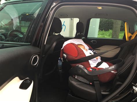 Ovetto per neonato in auto