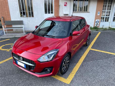 Suzuki Swift Hybrid Top fari