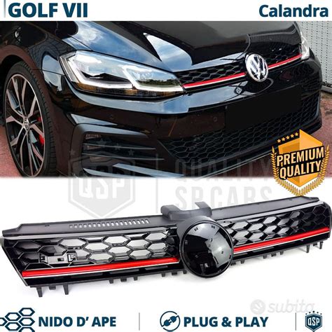 Dettaglio presa d'aria a nido d'ape della Volkswagen Golf GTI