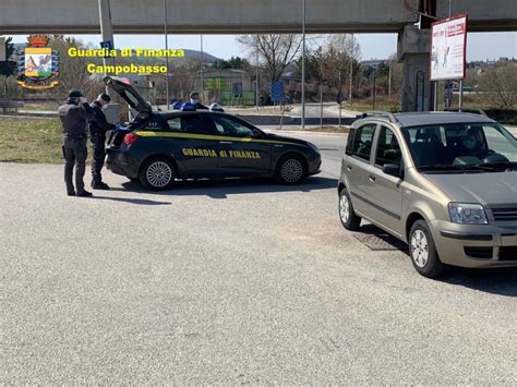 Guardia di Finanza opera di controllo su strada