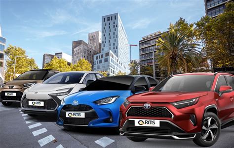 Flotta di SUV Toyota in esposizione