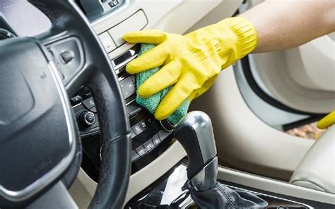 Lavaggio interni auto professionale