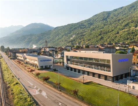 Immagine storica della prima concessionaria Autotorino a Morbegno
