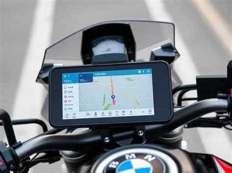 BMW Motorrad Navigator IV in uso su una moto