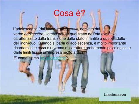 Metafora visiva di un ponte tra l'adolescenza e l'età adulta che si estende indefinitamente